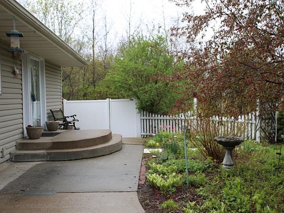 2nd image of 7546 Jeanne Dr