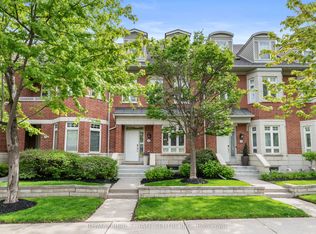 12 Saint Lawrence Dr E, Mississauga, ON L5G4V1