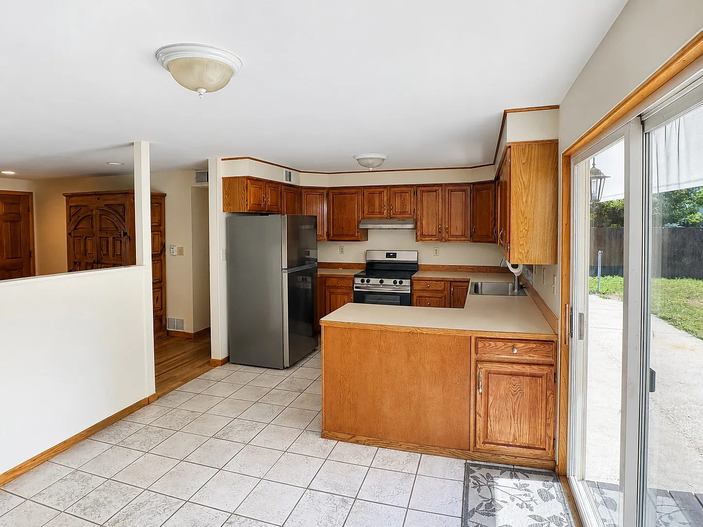 4 bed, 1107 sqft, $2,950 — Photo 2