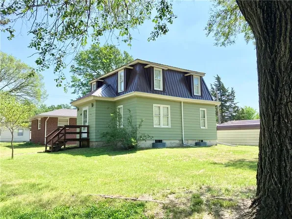 623 1st St, Gridley, KS 66852