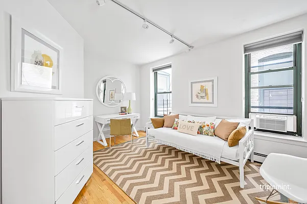 Rented by Triplemint | media 17