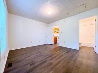 2200 Spring Garden St APT B, Greensboro, NC 27403