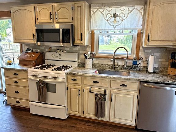 5th image of 23 Wellington Dr