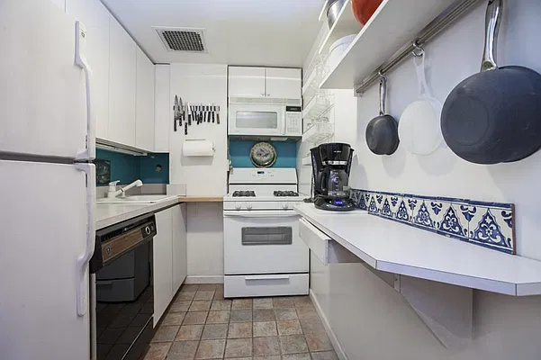 Sold by Olshan Realty | media 6