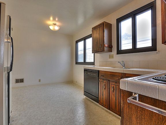 5th image of 114 Marbly Ave