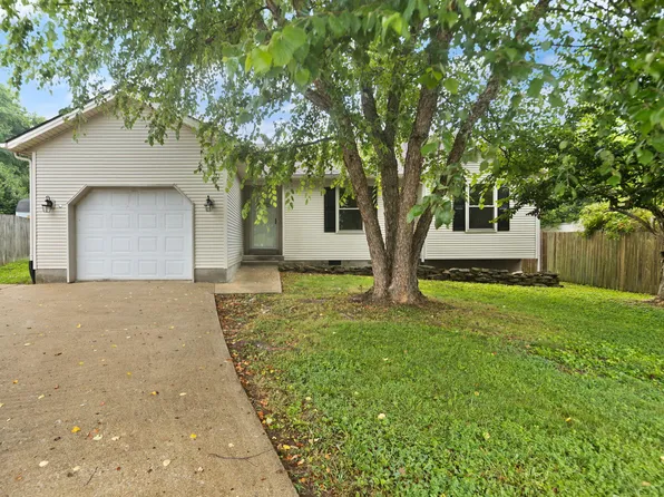 210 Moss Cir, Winchester, KY 40391