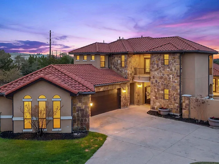 1028 Villa Hill Dr — Photo 1