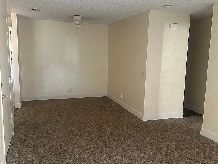 Vantage Point Apartments — Photo 45