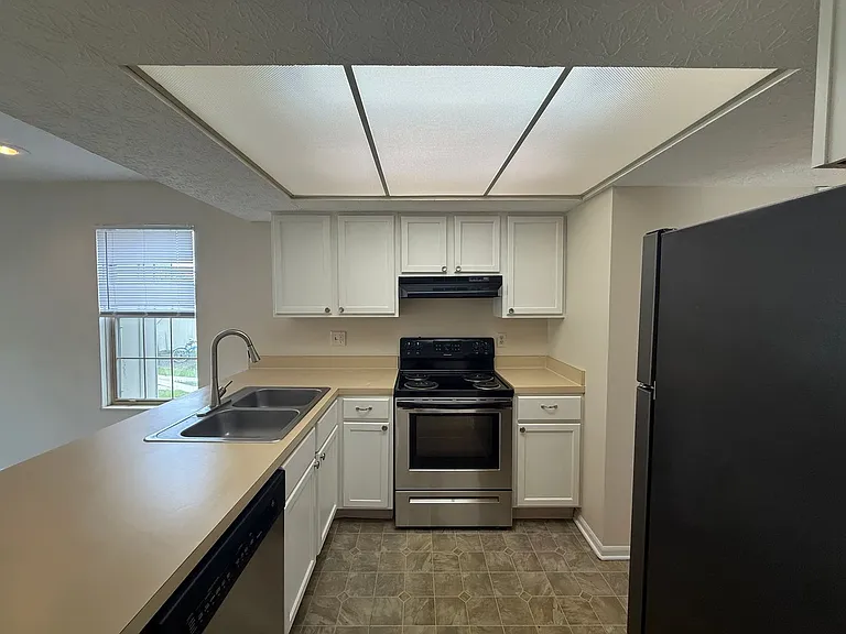 5931 Shadow Lake Cir — Photo 10