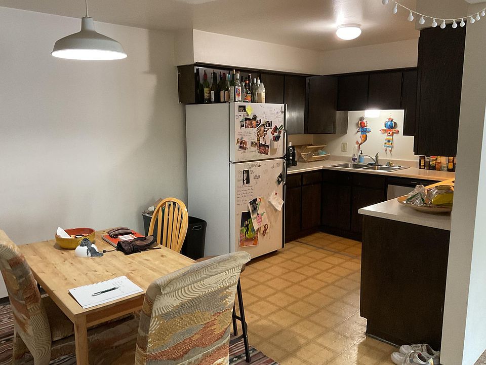 Eat in kitchen