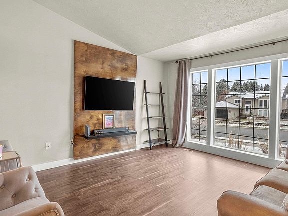 5th image of 23804 E Maxwell Dr