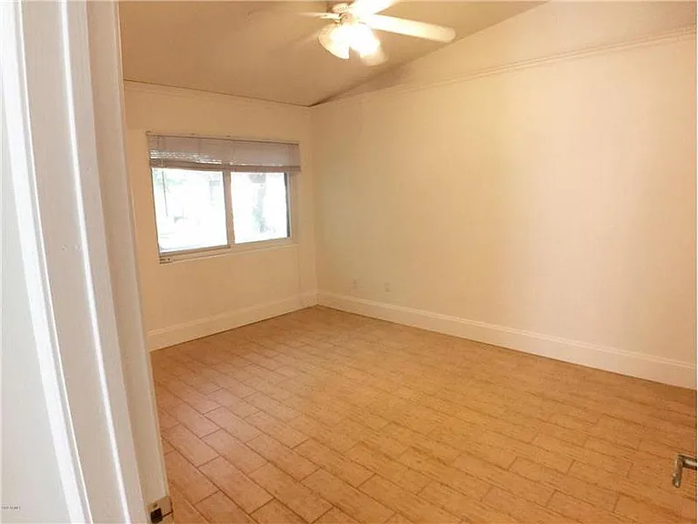 906 W Malibu Dr — Photo 5