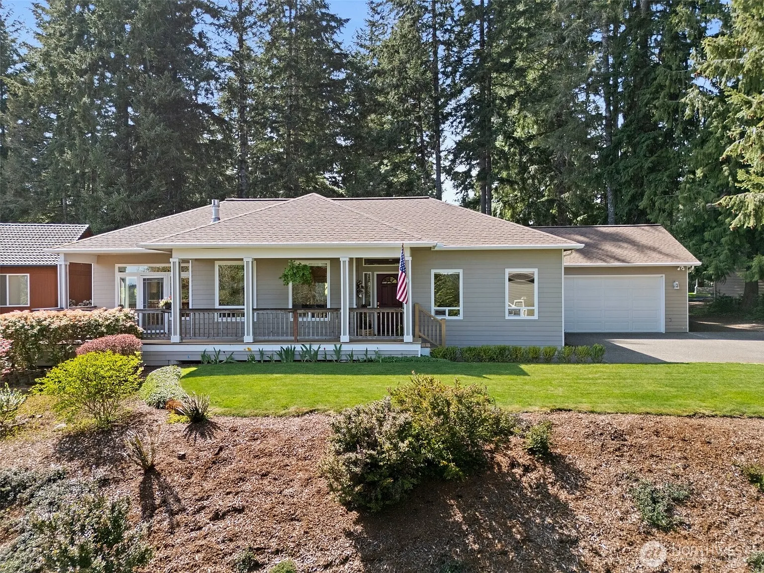 160 E Rainier Court photo 1