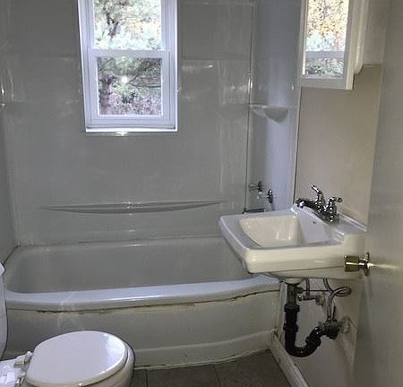 4th image of 156 Kinkel Ave #158