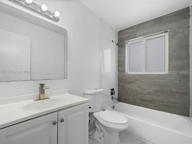 5130 NE 17th Ter #0 — Photo 10