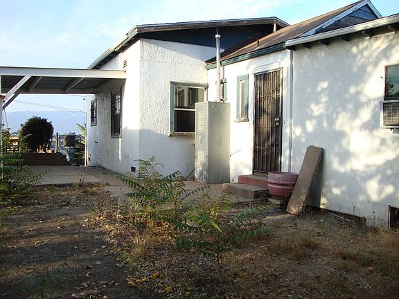 2nd image of 3846 Dwiggins St