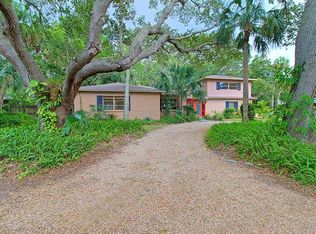 2401 Pelham Rd N, Saint Petersburg, FL 33710