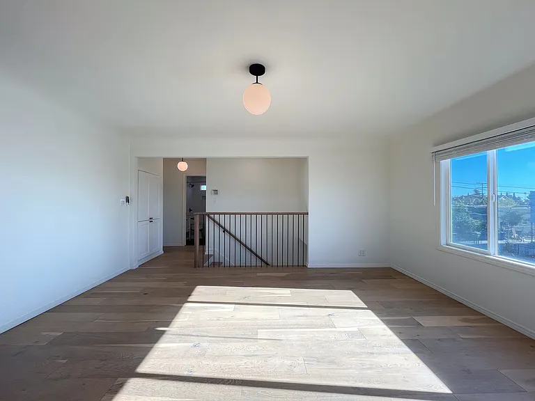 2202 S Bronson Ave — Photo 14