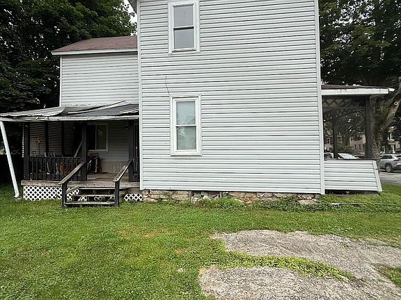 2nd image of 221 N 6th St