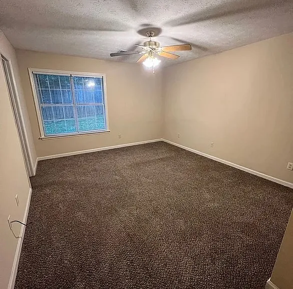 136 Halal Ct — Photo 8