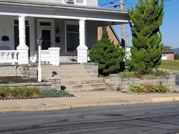 40 N 9th St, Akron, PA 17501