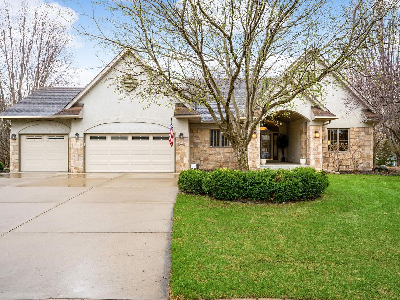 2915 Hillsview W, Roseville, MN 55113 Zillow