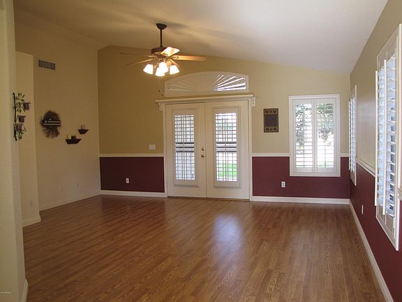 Spacious living room