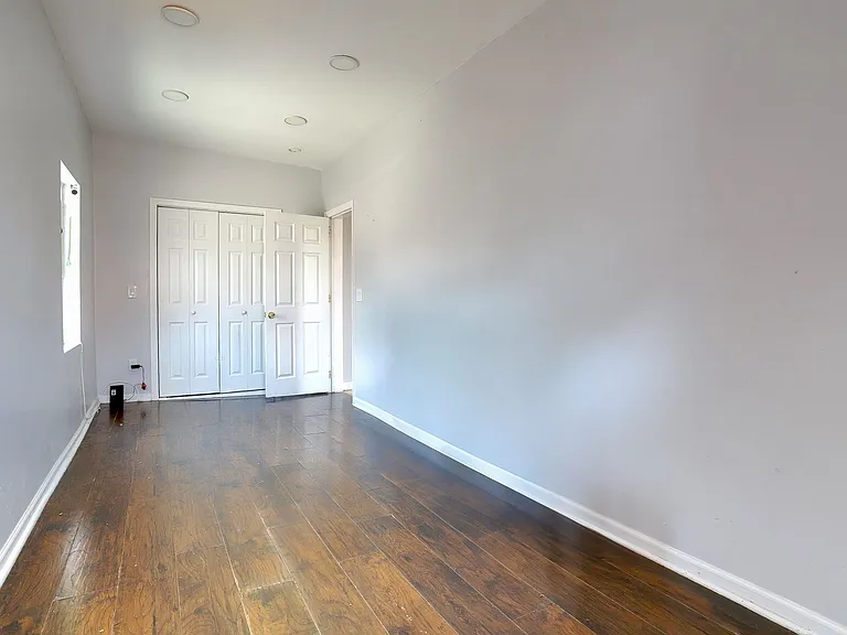 730 Bergen Ave #4 — Photo 9