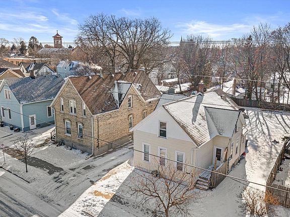 3rd image of 823 Yout STREET