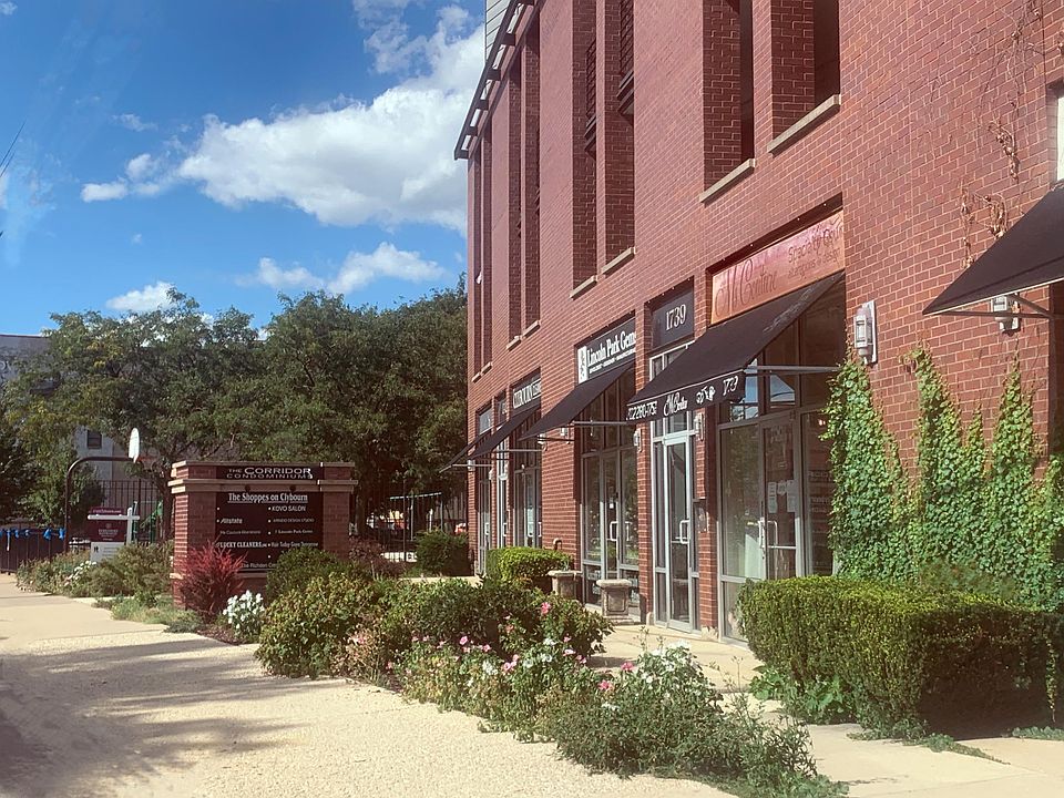 1st image of 1735 N Clybourn Ave #3