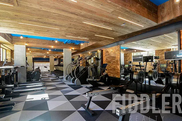 Rented by The KCI Group | media 25