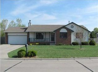 222 Windward Dr, Newton, KS 67114
