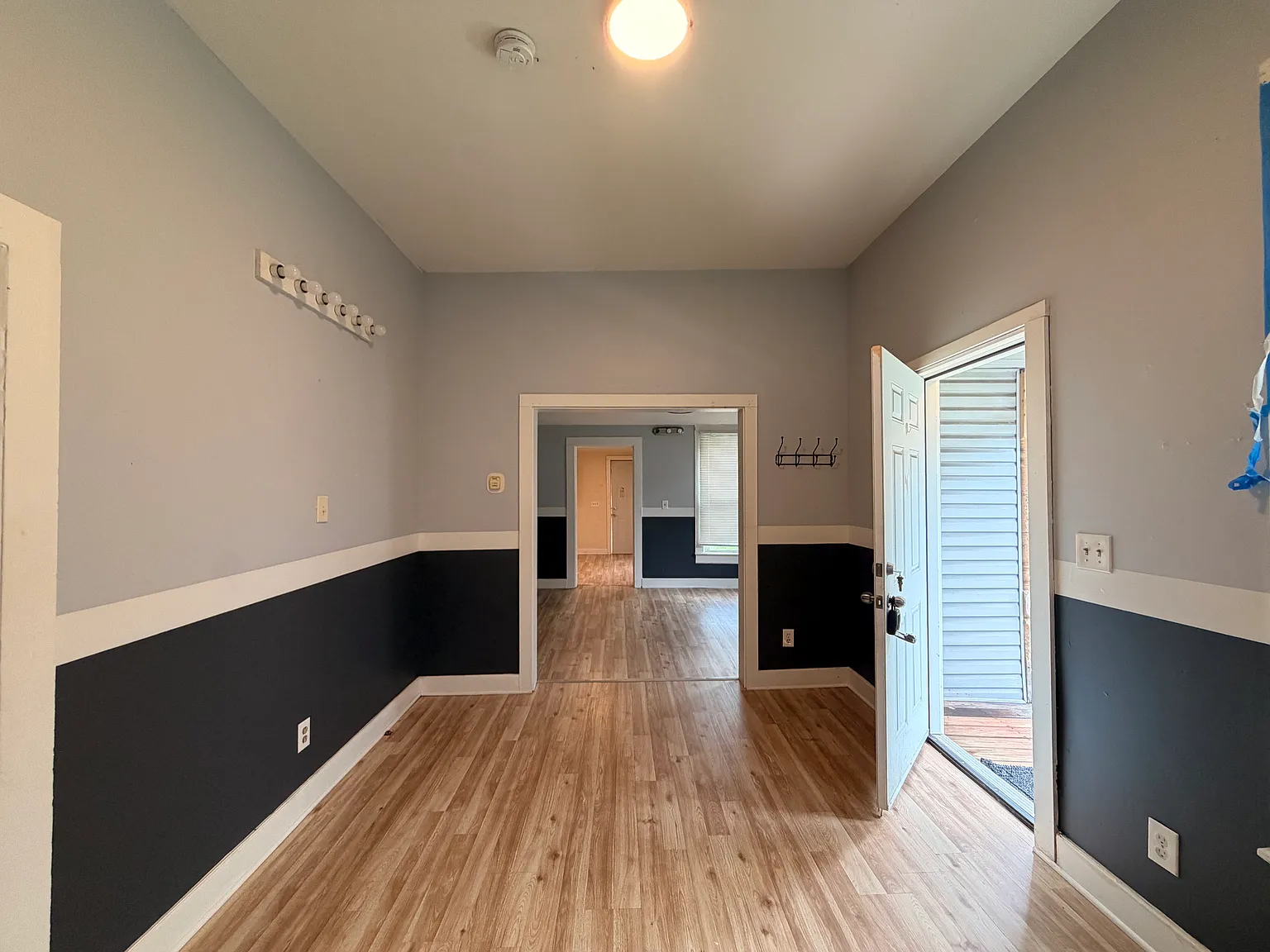 2 bed, 924 sqft, $895 — Photo 3