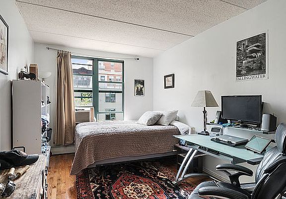 5th image of 302A W 121st St APT 3