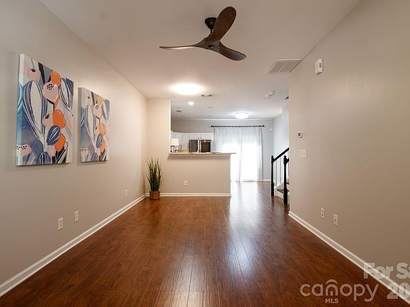 4th image of 407 Delta Dr