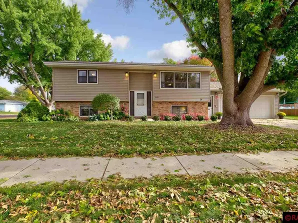 1607 Sunset Ave, New Ulm, MN 56073