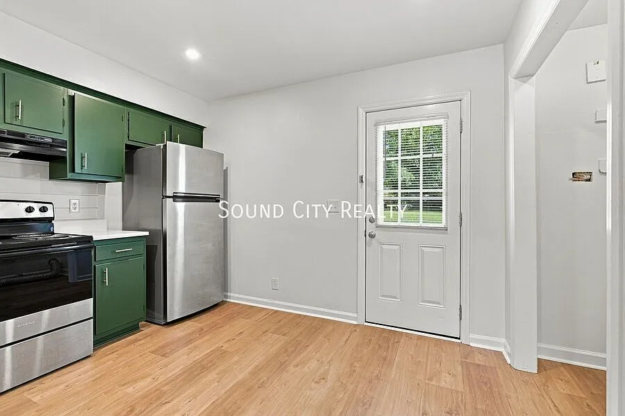 Hermitage 2 bedroom 1.5 bath remodeled townhome for rent - a mile to Summit/I-40 — Photo 2