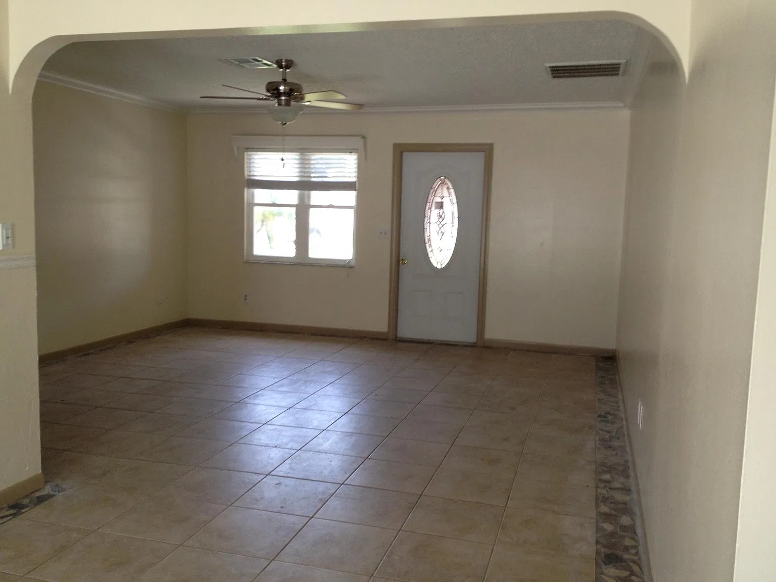 4 bed, 1300 sqft, $2,595 — Photo 2