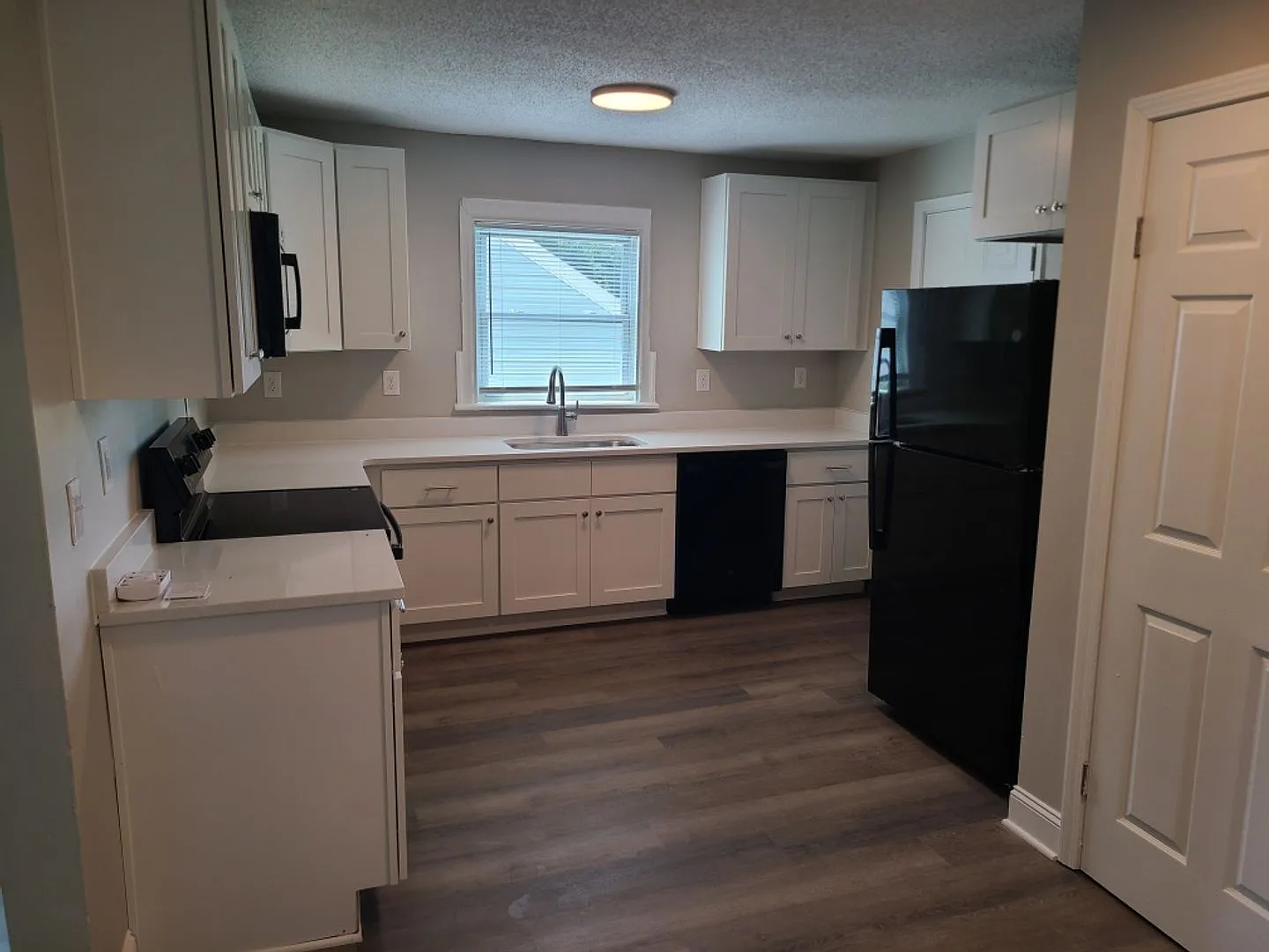 1147 W Academy Street — Photo 3