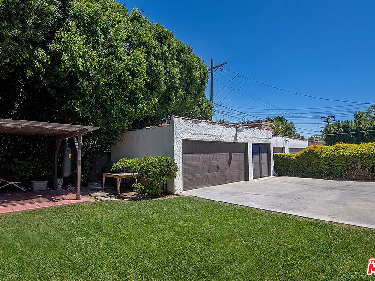 450 N Orange Dr #U — Photo 37