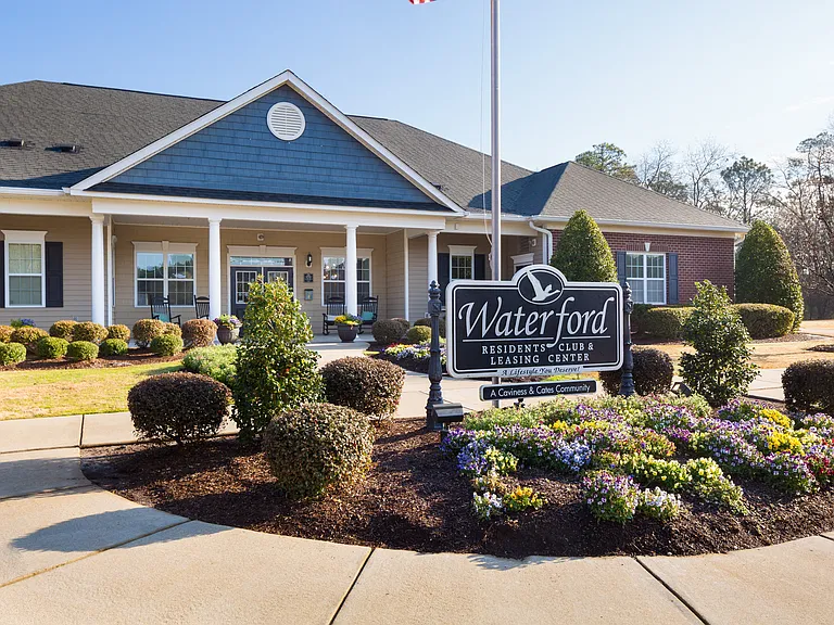 Waterford Apartments — Photo 16