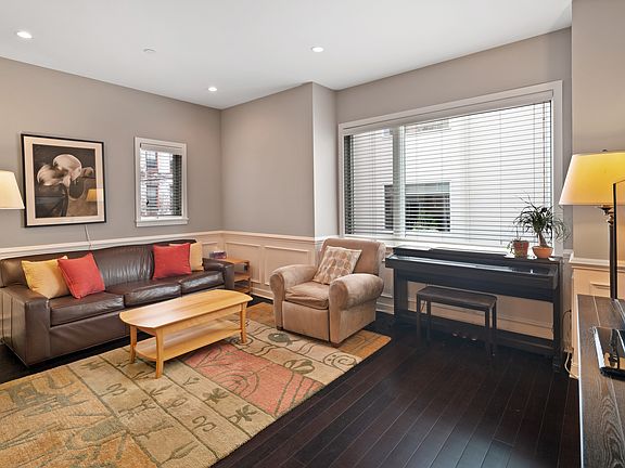 2nd image of 211 Brown St Unit 11