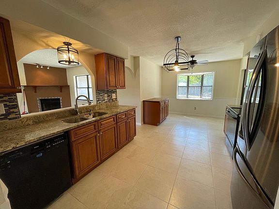 4th image of 13610 SE 47th Ter