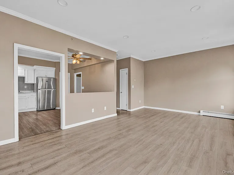 85 Main St #3 — Photo 2