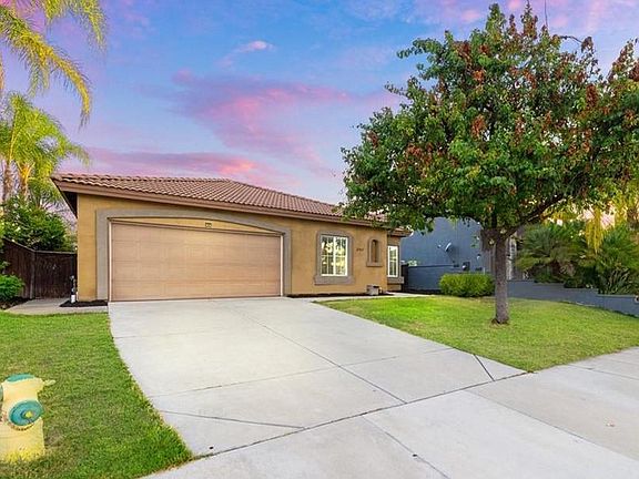 2nd image of 27411 Sierra Madre Dr