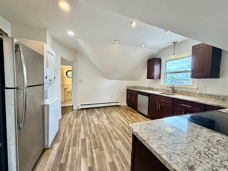 980 Washington St #2 — Photo 2