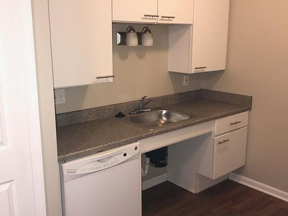 5th image of 43321 Carlyle Pl APT 703