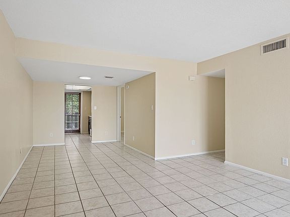 3rd image of 1927 E Hampton Ave Unit 216