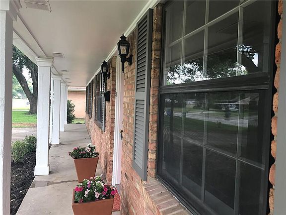 2nd image of 1829 Gravley Dr