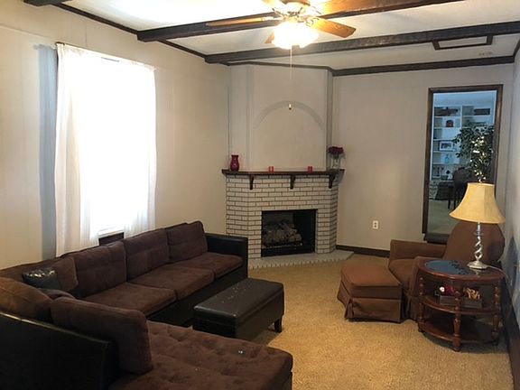 4th image of 902 Cottonwood Ln